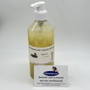 schapenvet met knoflook. voor een gezonde huid en vacht van de hond.