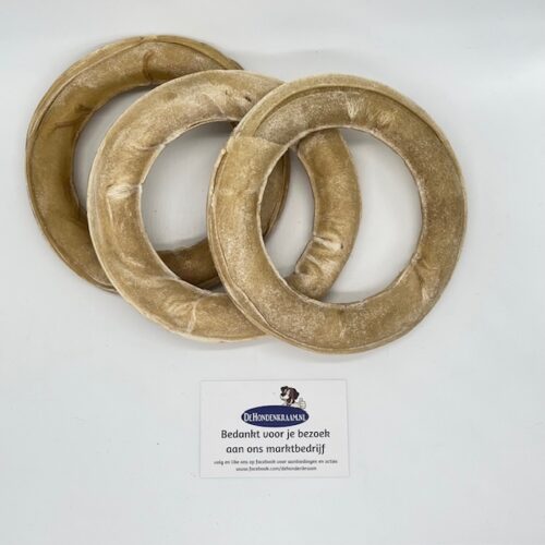 buffelhuid ringen. snack voor de hond.